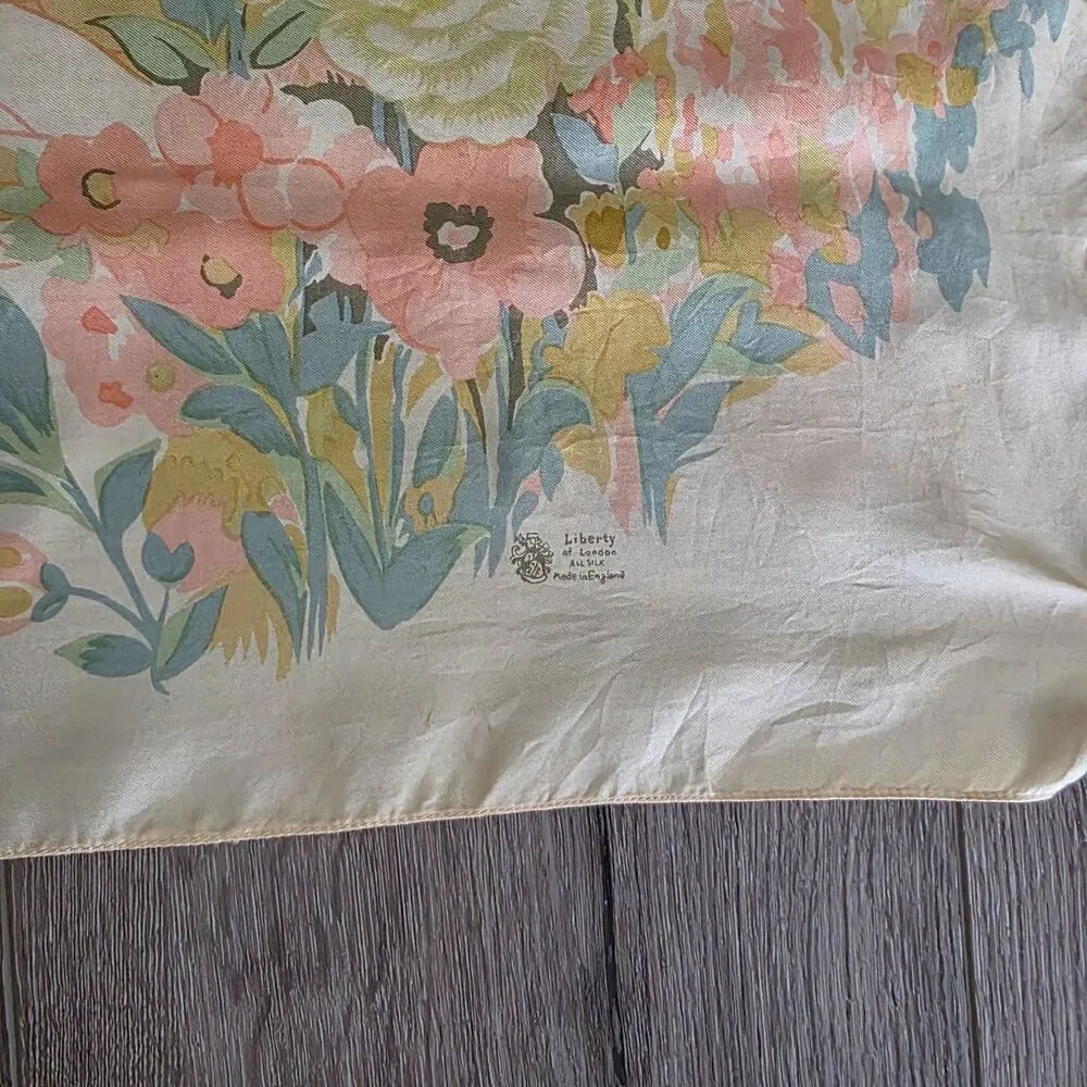 LIBERTY OF LONDON Silk Square Scarf Floral Garden Yellow Boho Mutlicolor 26
